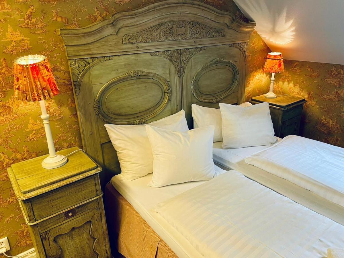 Apertins Hotell Kil Exterior photo