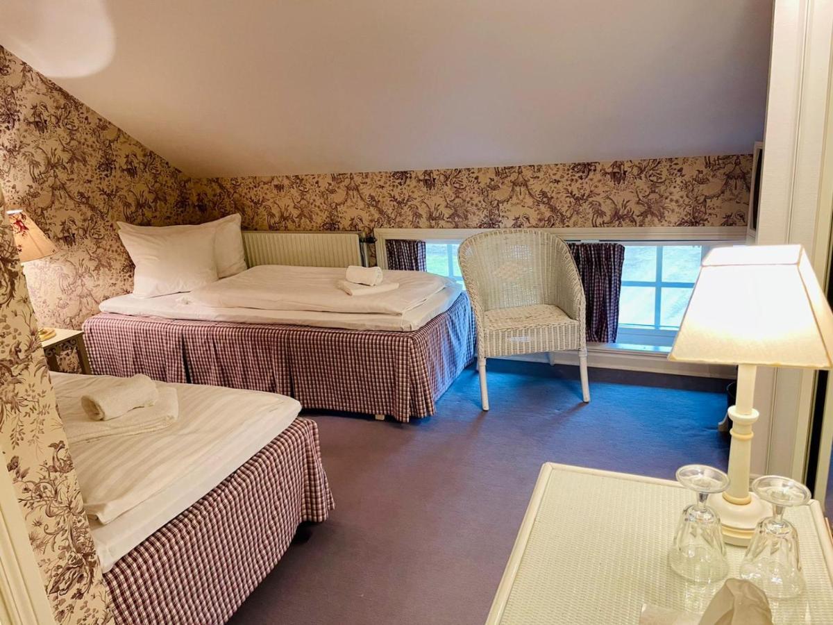 Apertins Hotell Kil Exterior photo